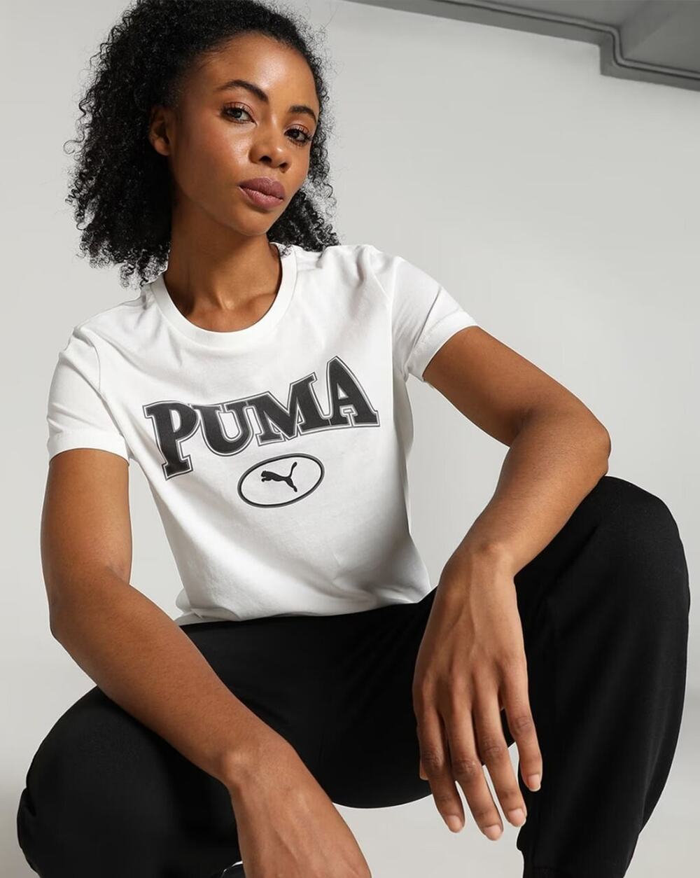 Puma Women’s White Squad Graphic Crewneck Short Sleeve T-Shirt sz. M